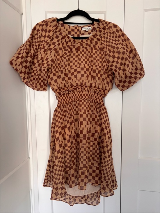 Moon River Dresses & Skirts - Moon River Brown & Tan Checker High-Low Puff Sleeve Dress